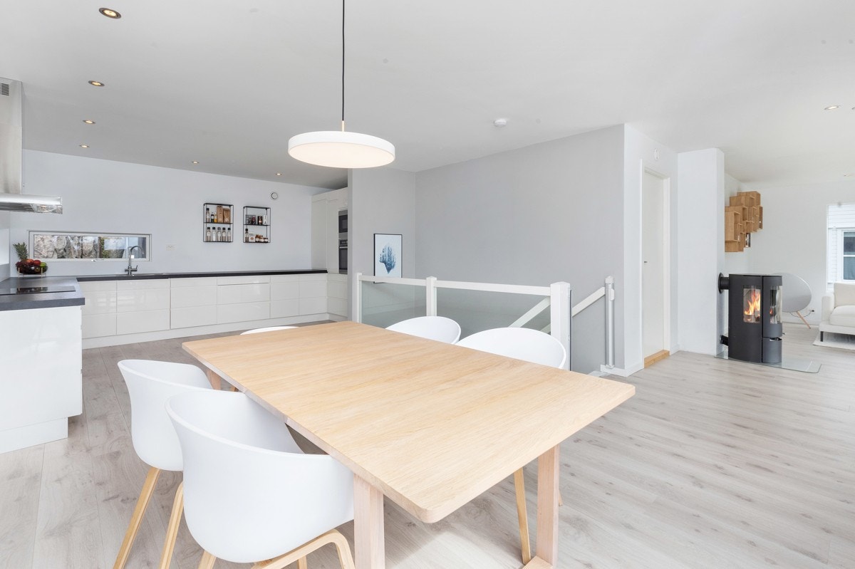 2. etg. - Spiseplass mot kjøkken Galleribilde