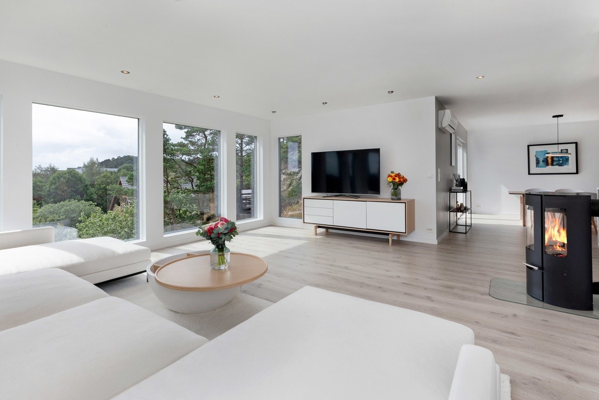 2. etg. - Peisovn samt varmepumpe holder godt på varmen i huset Galleribilde