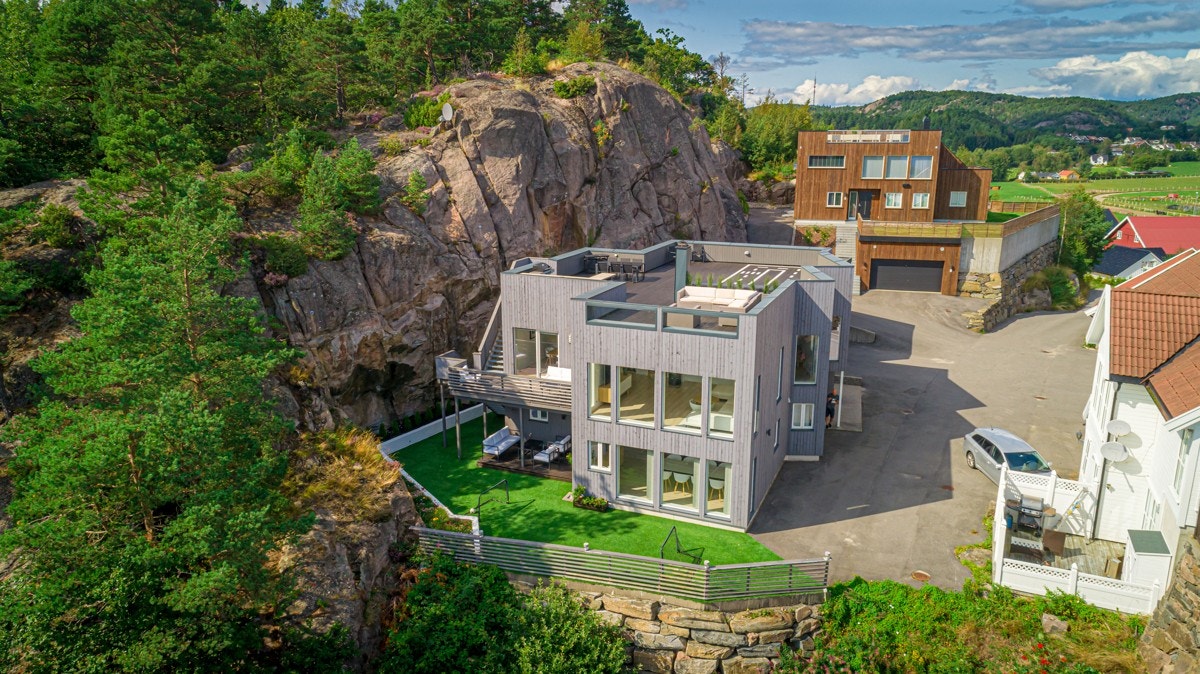 En unik enebolig med egen utleiedel med inntekter på ca. 8500,- ved utleie Galleribilde