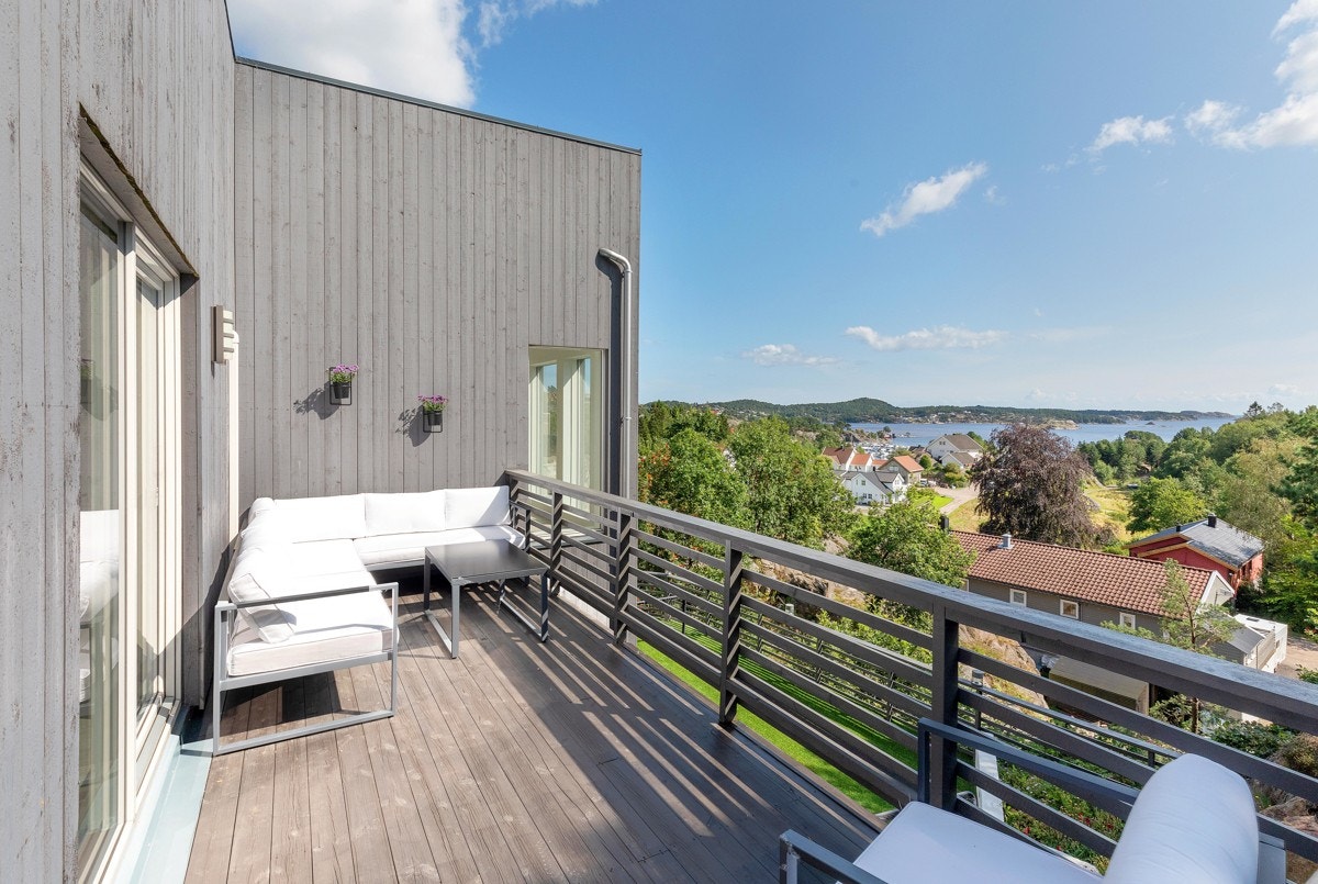 Terrasse ut fra kjøkken Galleribilde