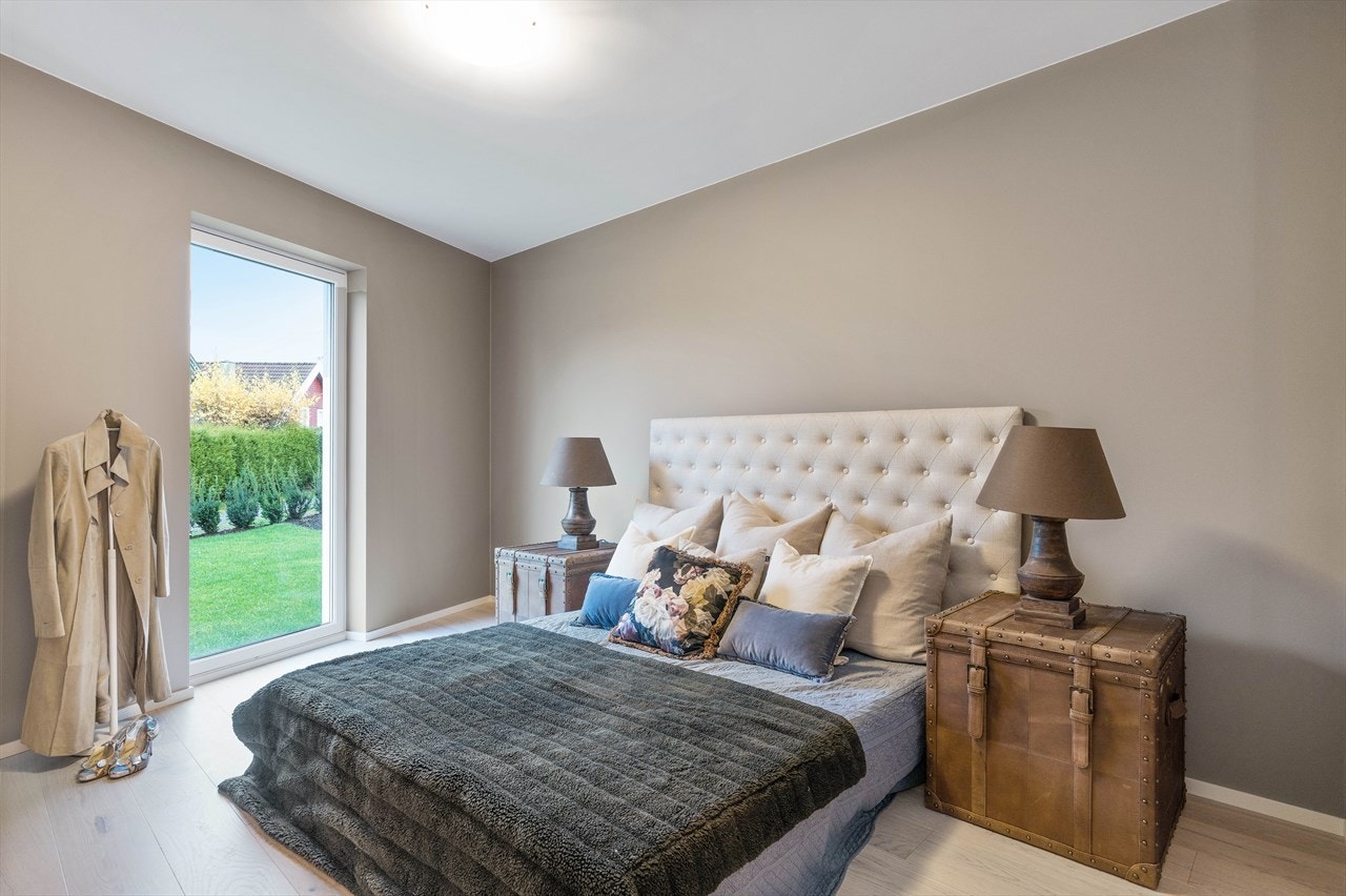 "En suite" (soverom med tilhørende bad og garderobe)! Galleribilde