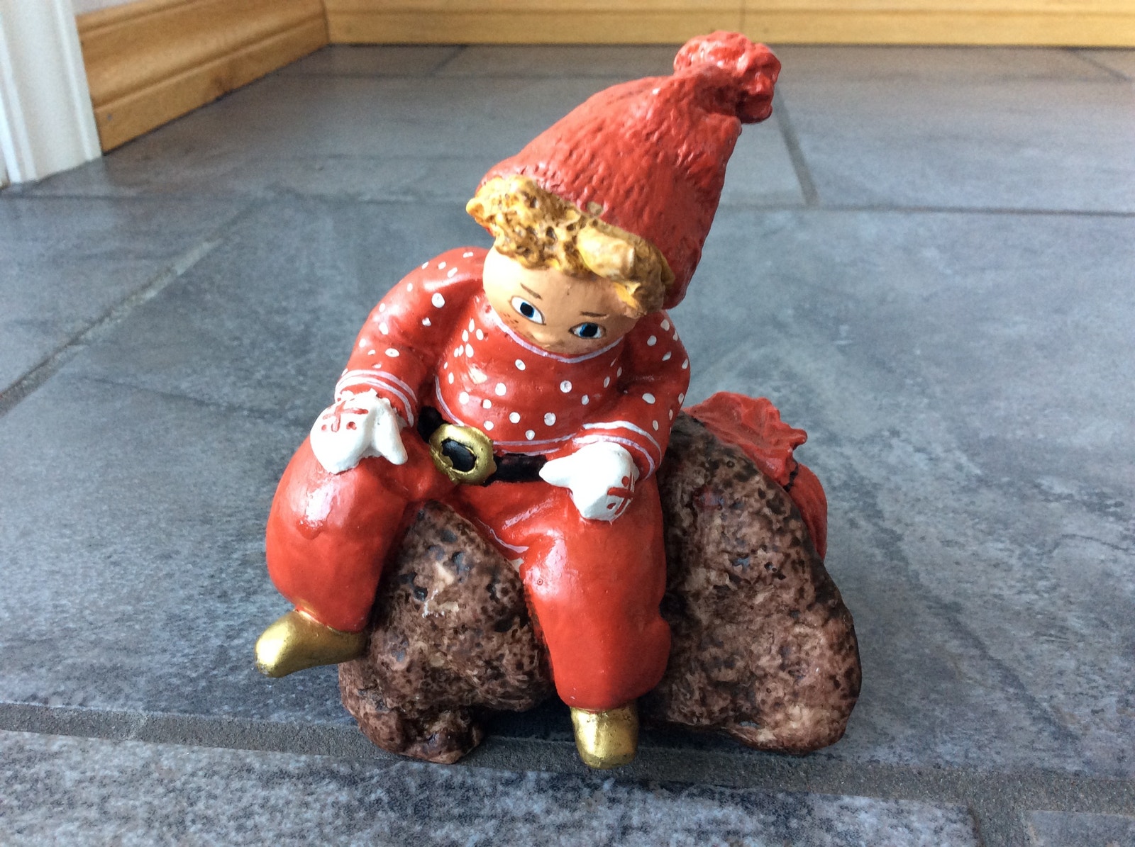 CANDY DESIGN 1 meget flott design nisse- julepynt figur H.11,5 cm,B.7  cm,L.11 cm | FINN.no