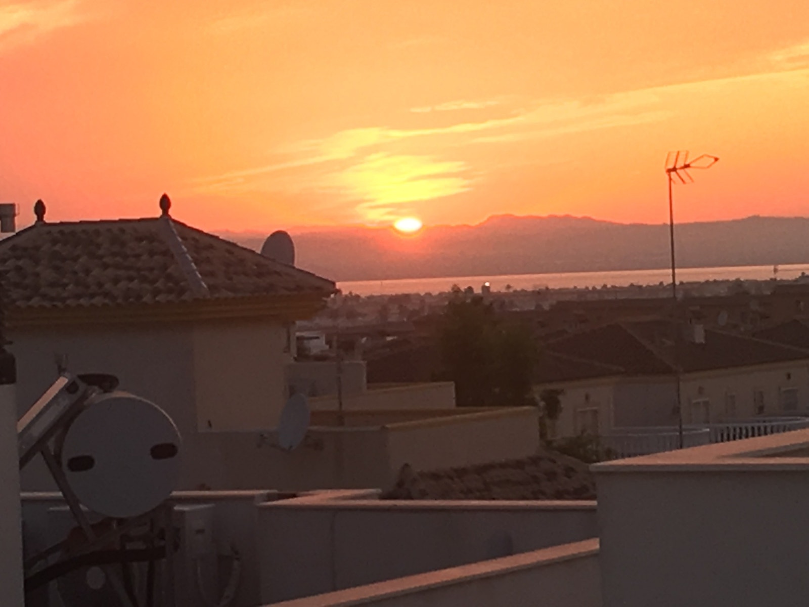 Takterrasse, solnedgang mot Saltsjøen Galleribilde