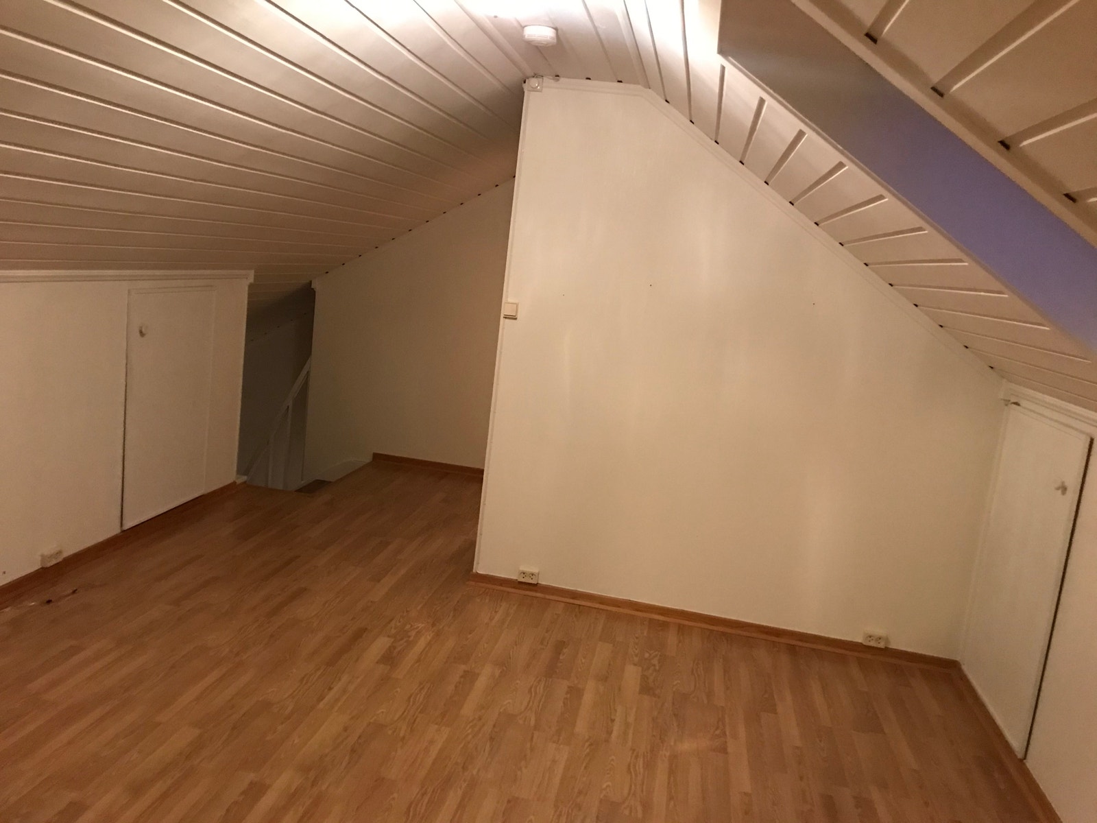 Lofts stue mot trapp Galleribilde