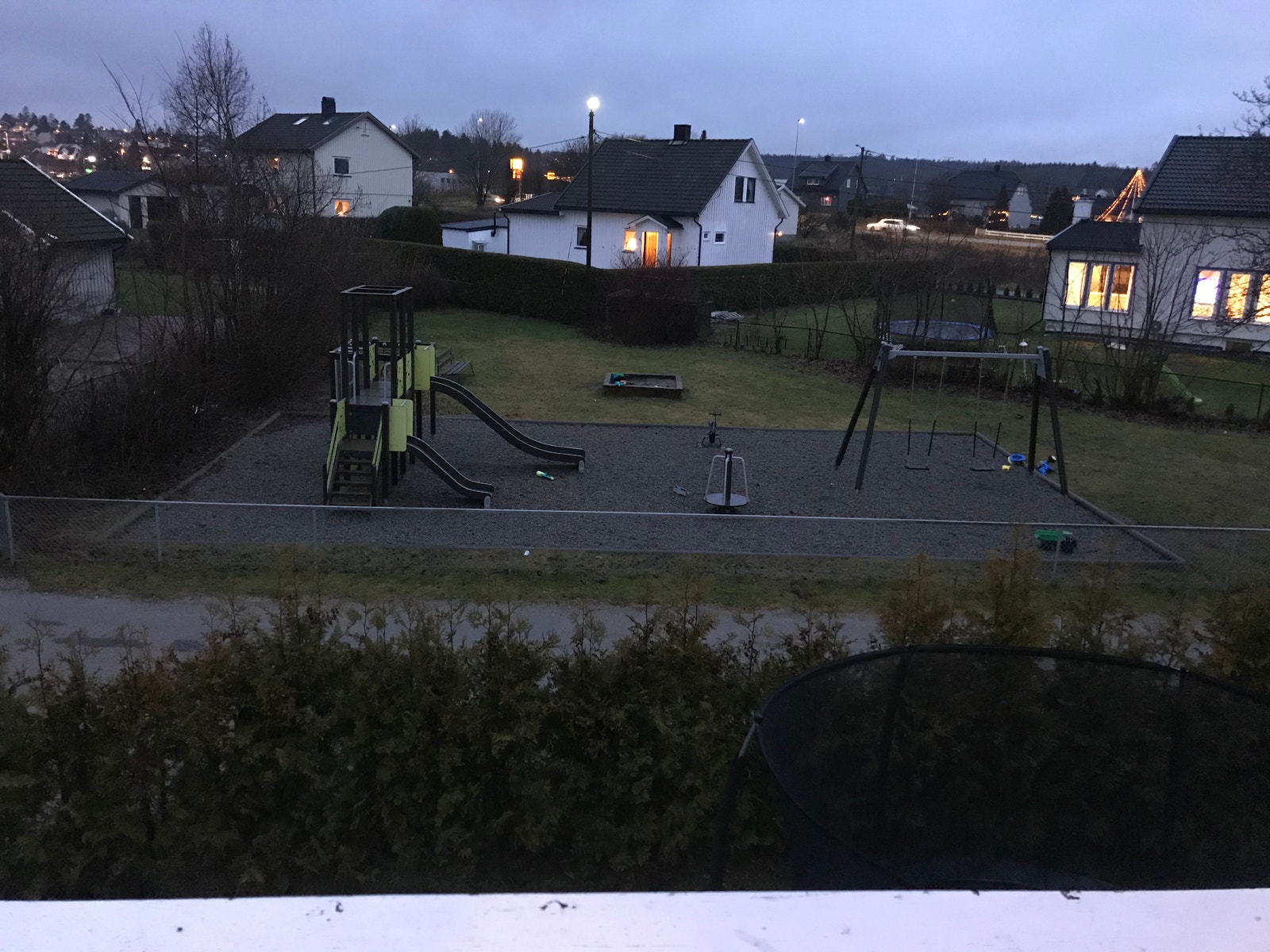 Lekeplass 20m unna Galleribilde