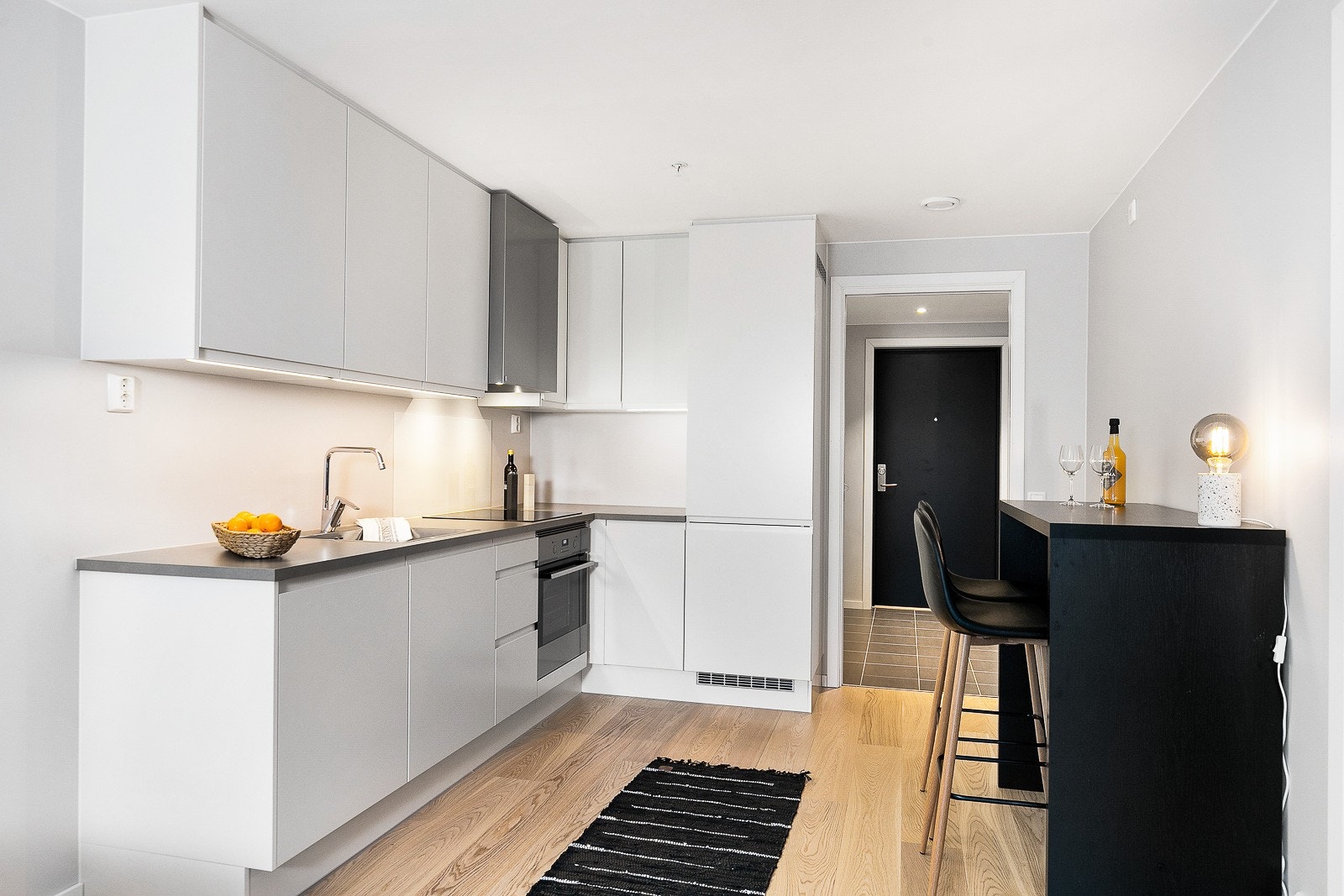 Moderne HTH - kjøkken. Galleribilde