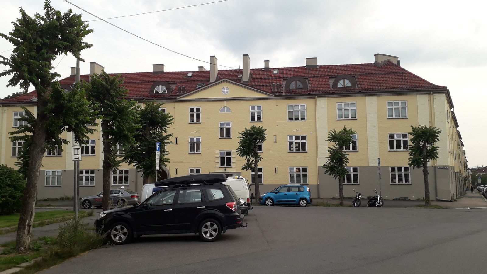 Leiligheten ligger i den såkalte Lirekassa-gården på klassiske Torshov. Galleribilde