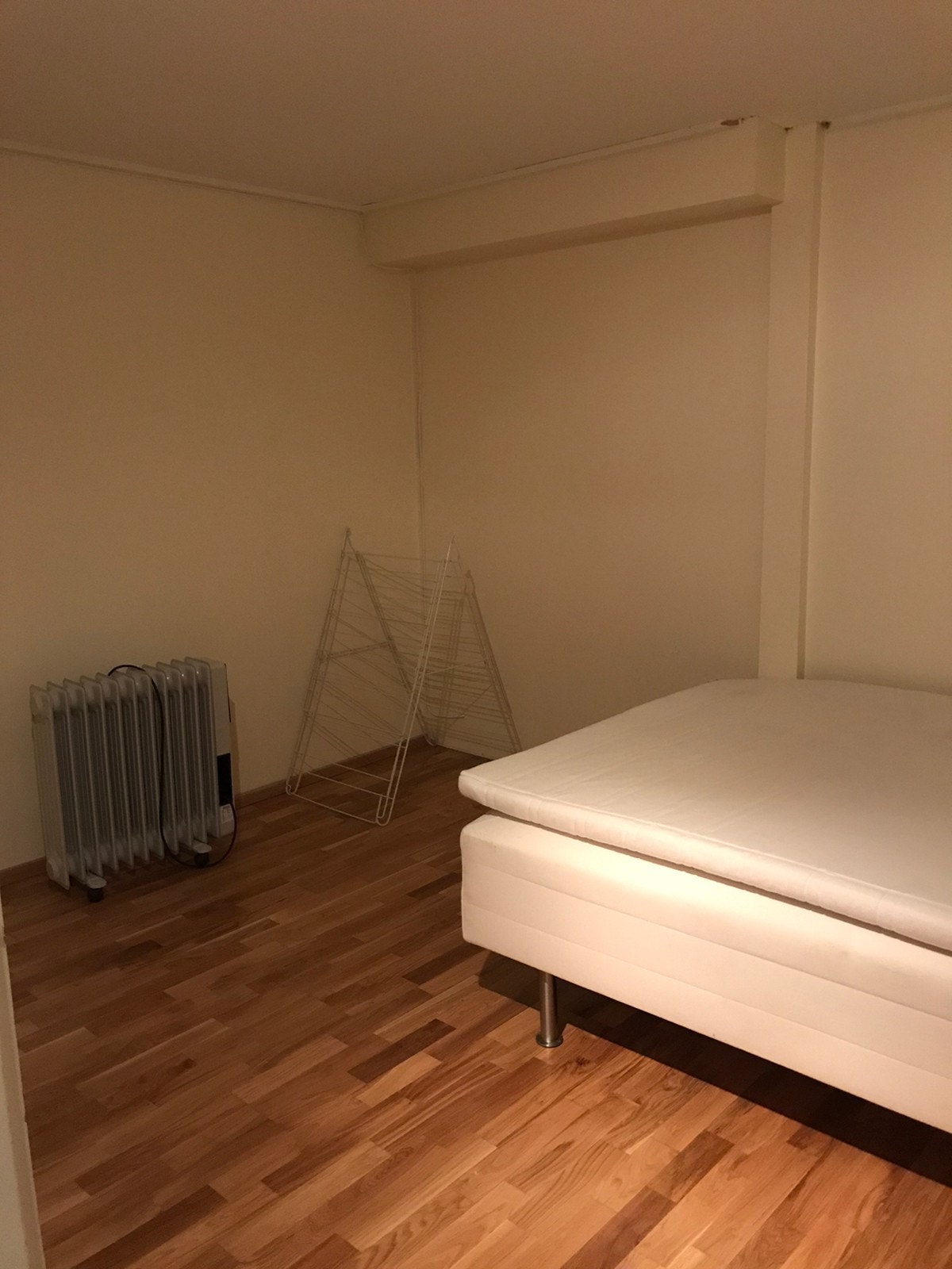 Stor og fin bod/ arbeidsrom på ca 12 kvm Galleribilde