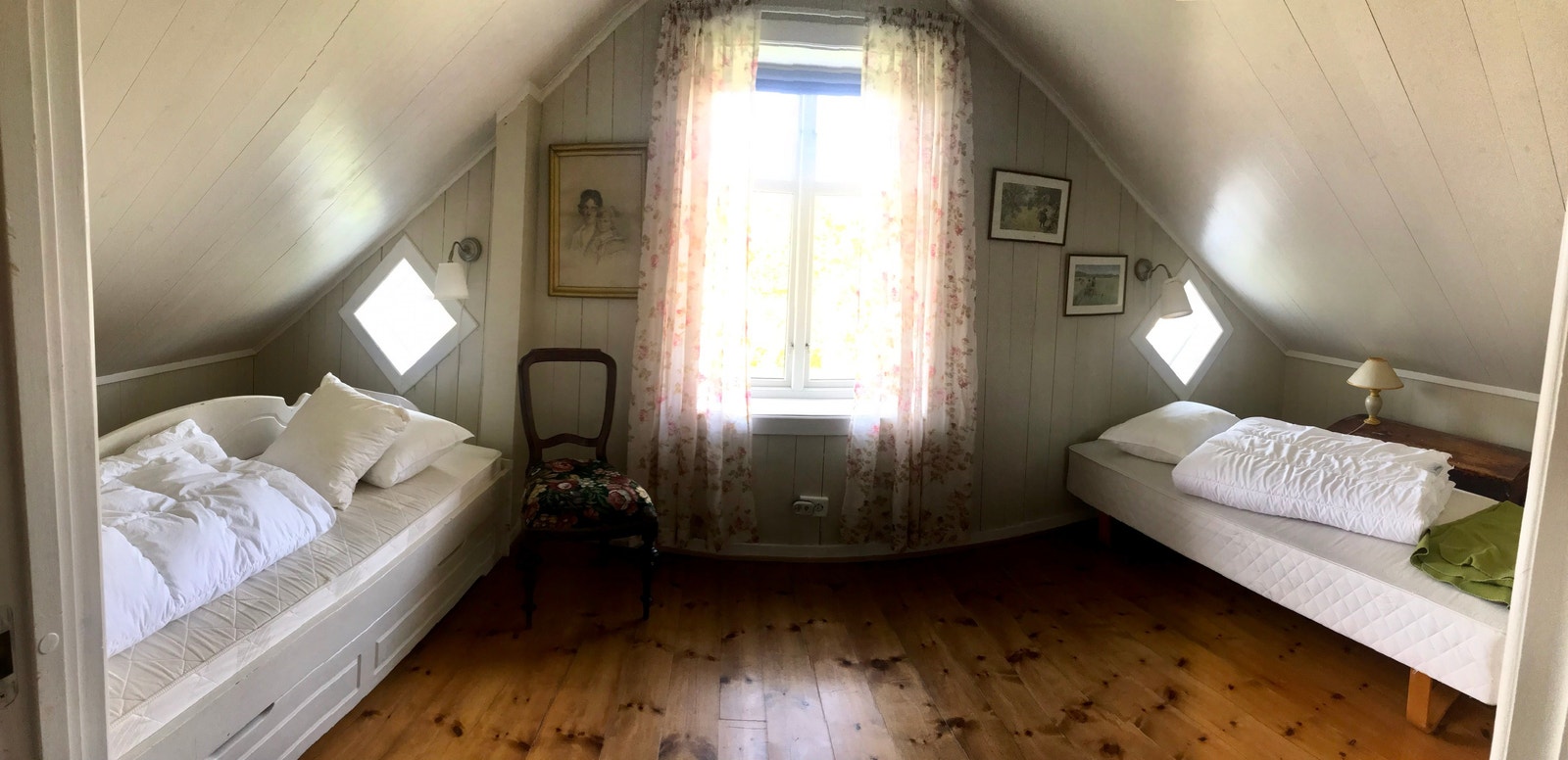 Soverom nr. 2 i hovedhuset Galleribilde