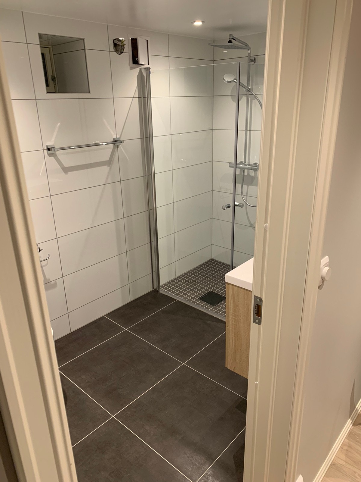 Bad 1 med vaskemaskin/tørk Galleribilde