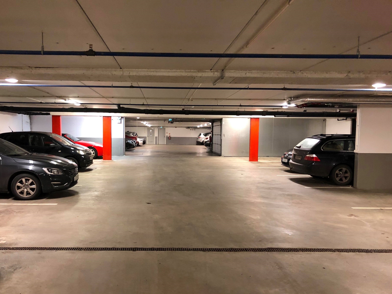 Parkeringsplass i kjeller kan leies for 1.500 Galleribilde