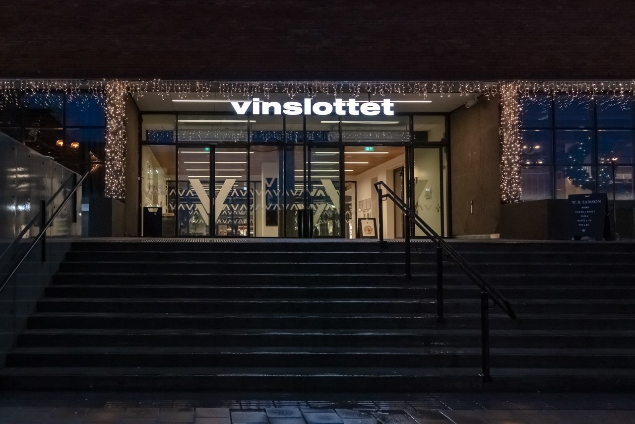 Hovedinngangen til Vinslottet ligger på motsatt ende av leiligheten Galleribilde