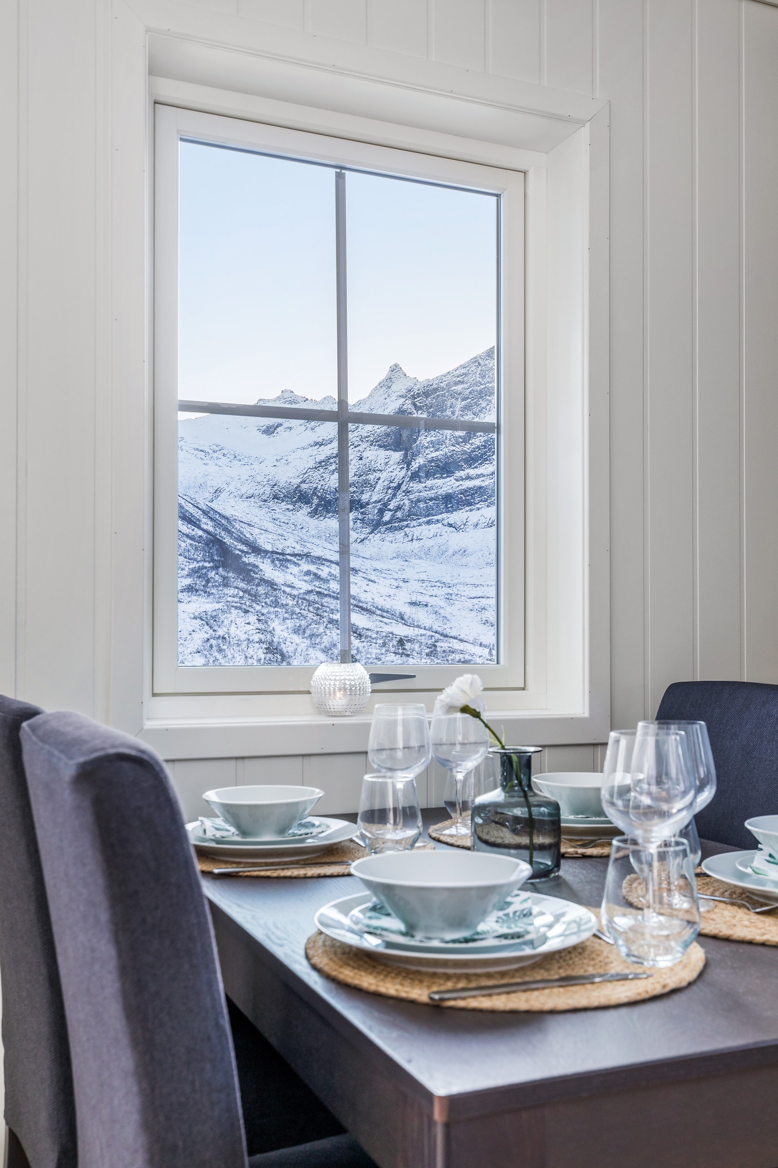 Ein hyggjeleg frukostplass. Bilete frå vår visningshytte. Galleribilde