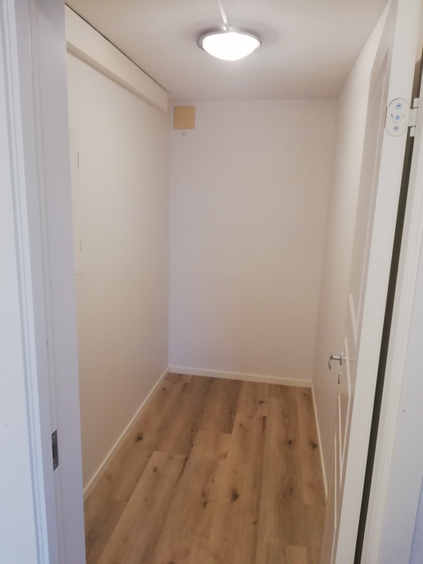 Walk-in closet /inne bod Galleribilde