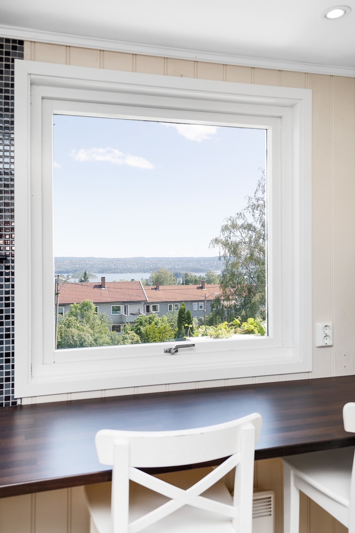 Spiseplass som er et perfekt sted for å spise frokosten, mens man nyter utsikten Galleribilde