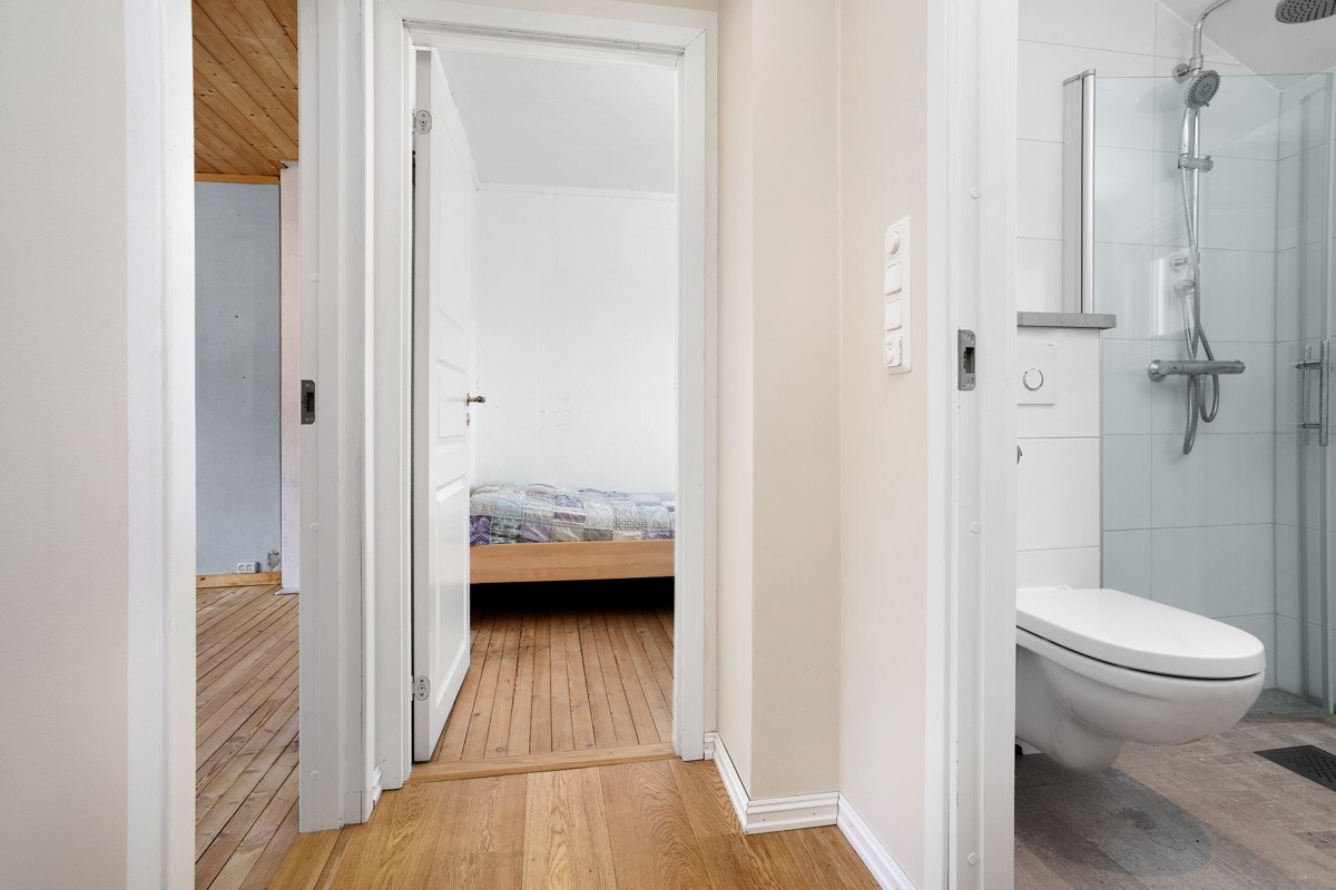 Gangen fører til alle soverom, bad og terrassen Galleribilde