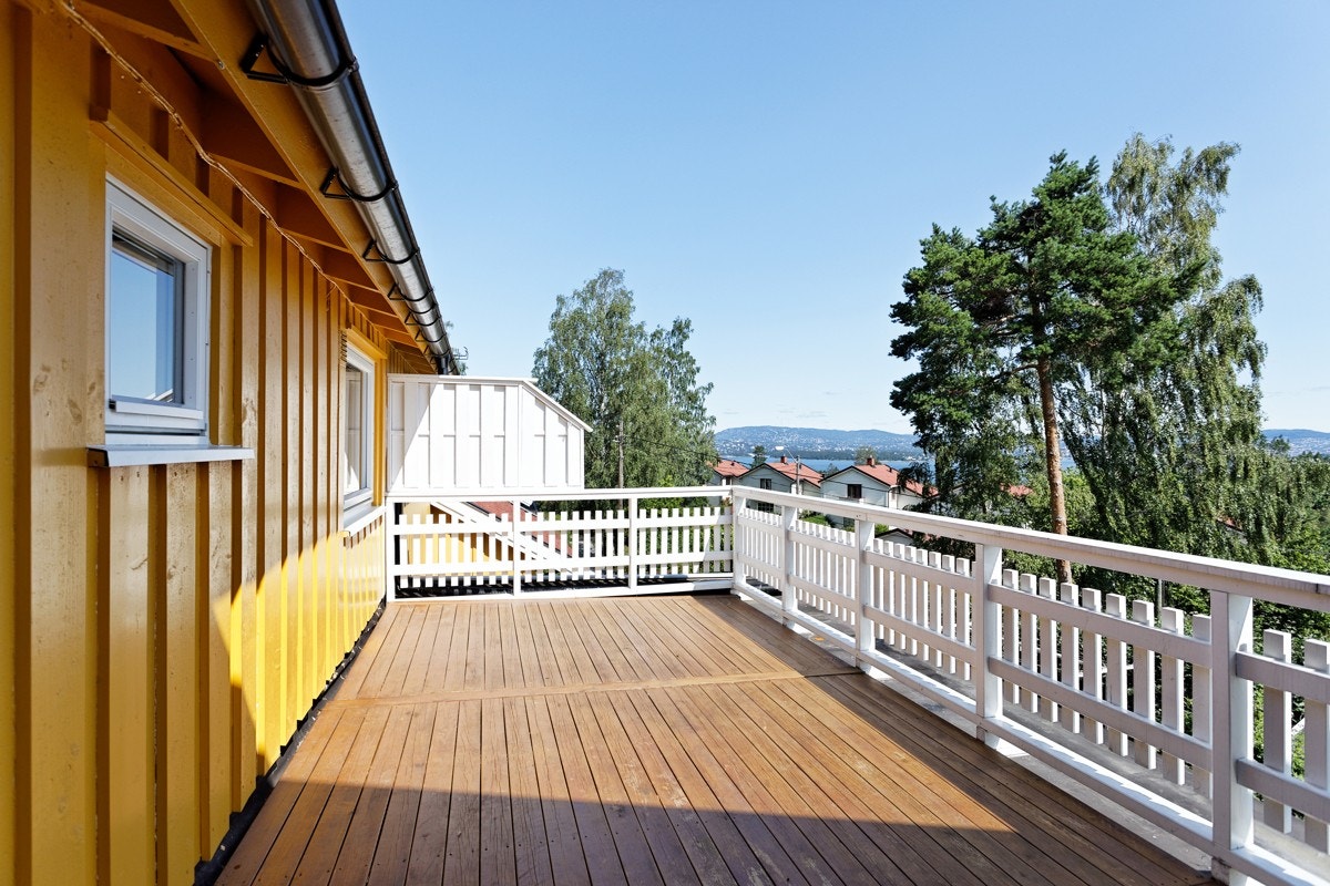 Her er det plass til spisebord og grill Galleribilde