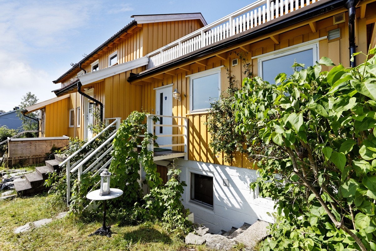 Pent inngangsparti med tretrapp Galleribilde