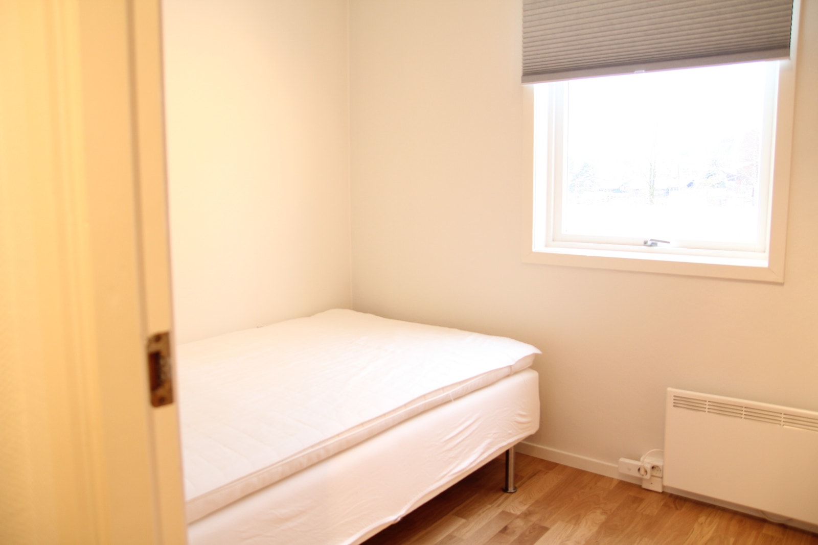 Soverom med plass til 120 cm seng Galleribilde