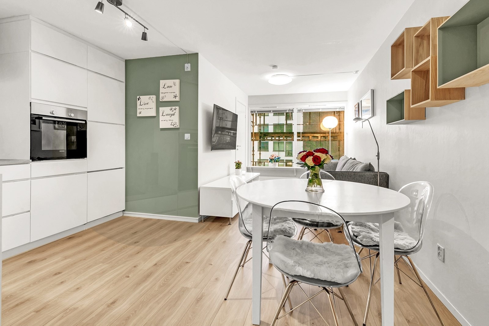 Velkommen til Hovseterveien 84! Presentert av Jostein Andersen ved EiendomsMegler1 Majorstuen. Galleribilde