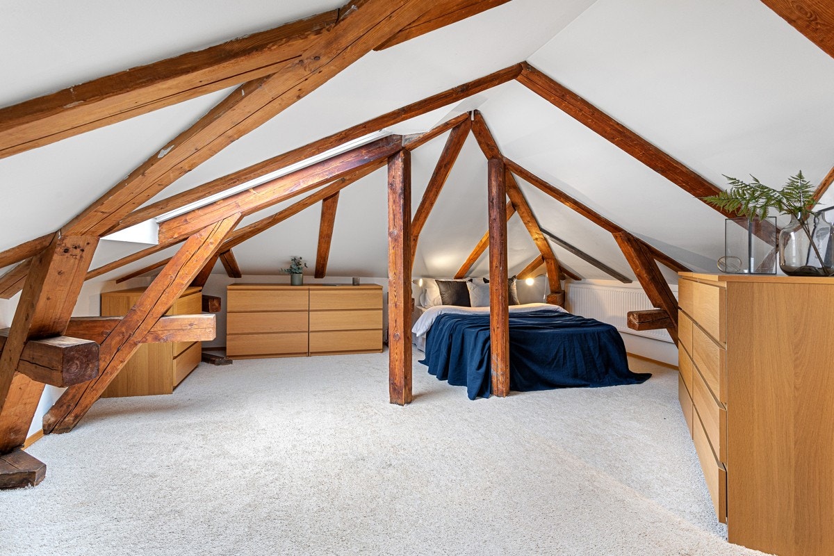 Soverom 2 med vindu mot syd. Galleribilde