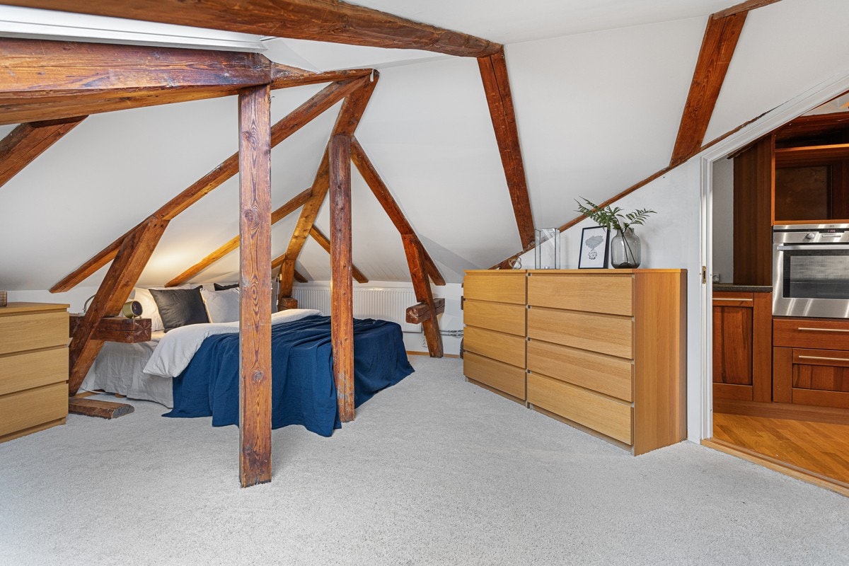 Soverom 2 med vindu mot syd. Galleribilde