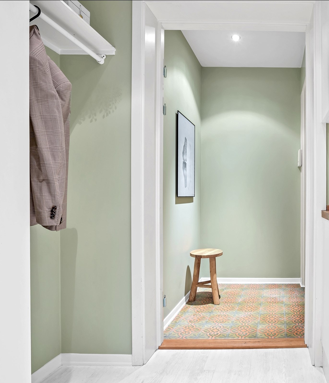 Delikate fliser i gang lagt i 2019 Galleribilde