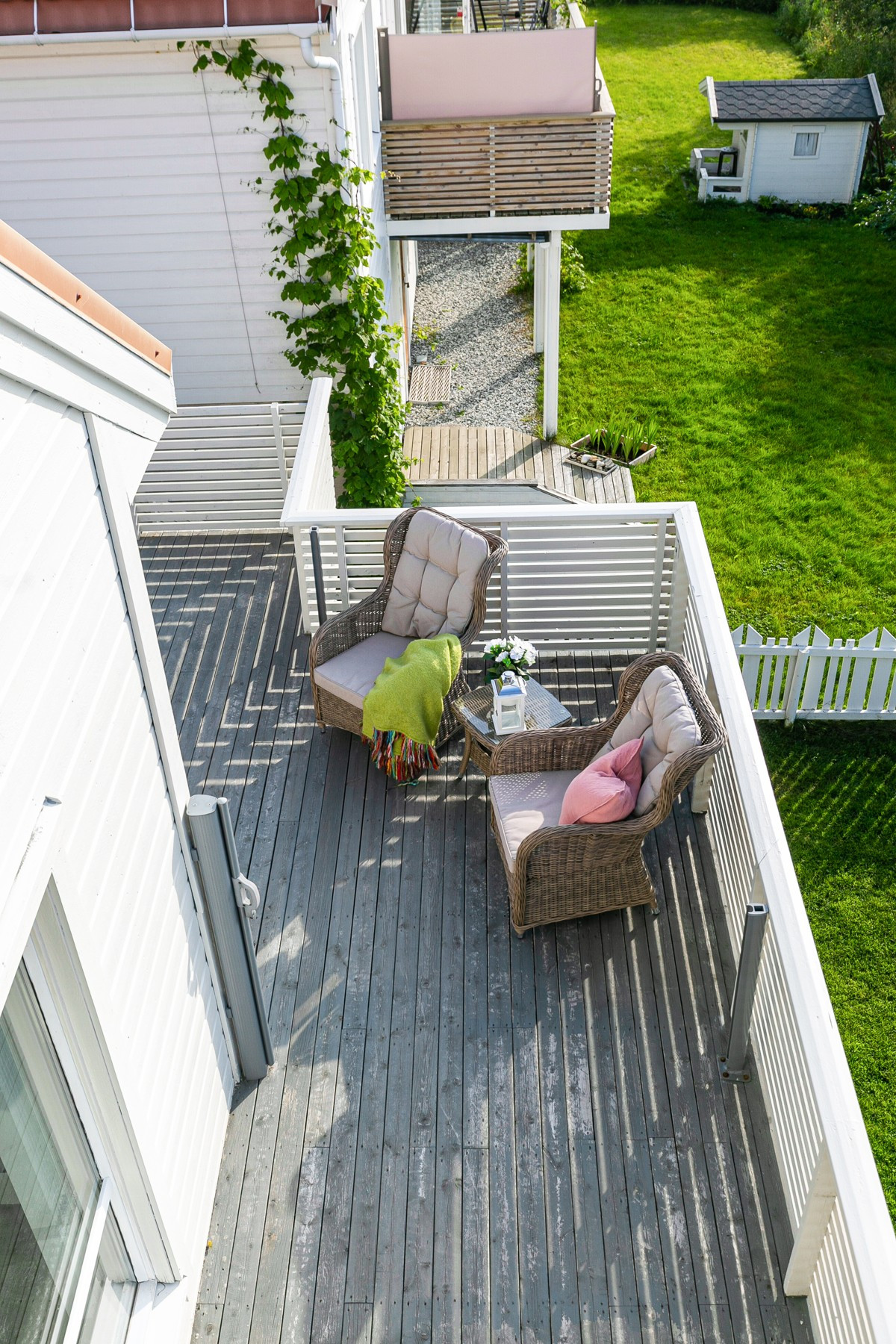 Meget gode solforhold på sydvestvendt veranda