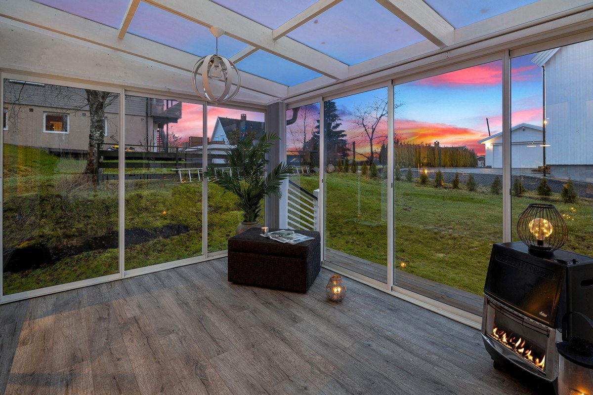 Herfra er det videre utgang til terrasse og hage. Galleribilde