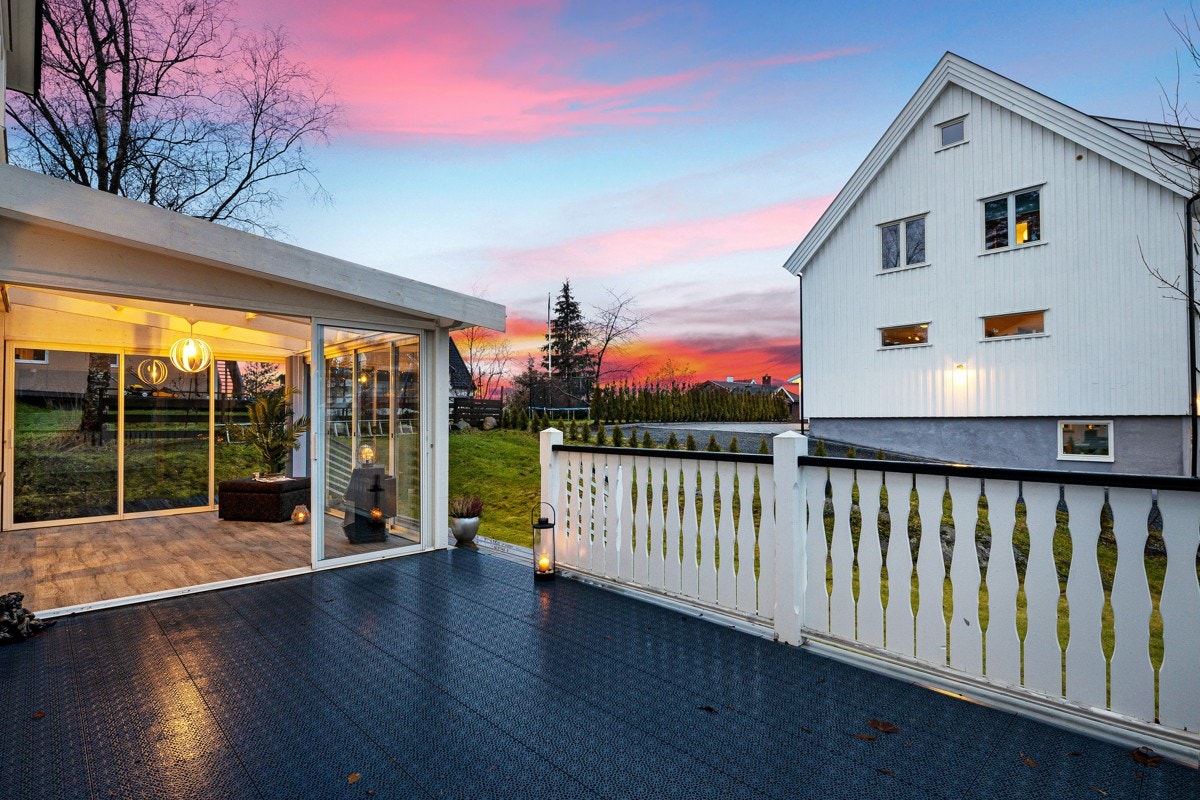 Vinterhagen er på 11 kvm og har god plass for utemøbler. Galleribilde