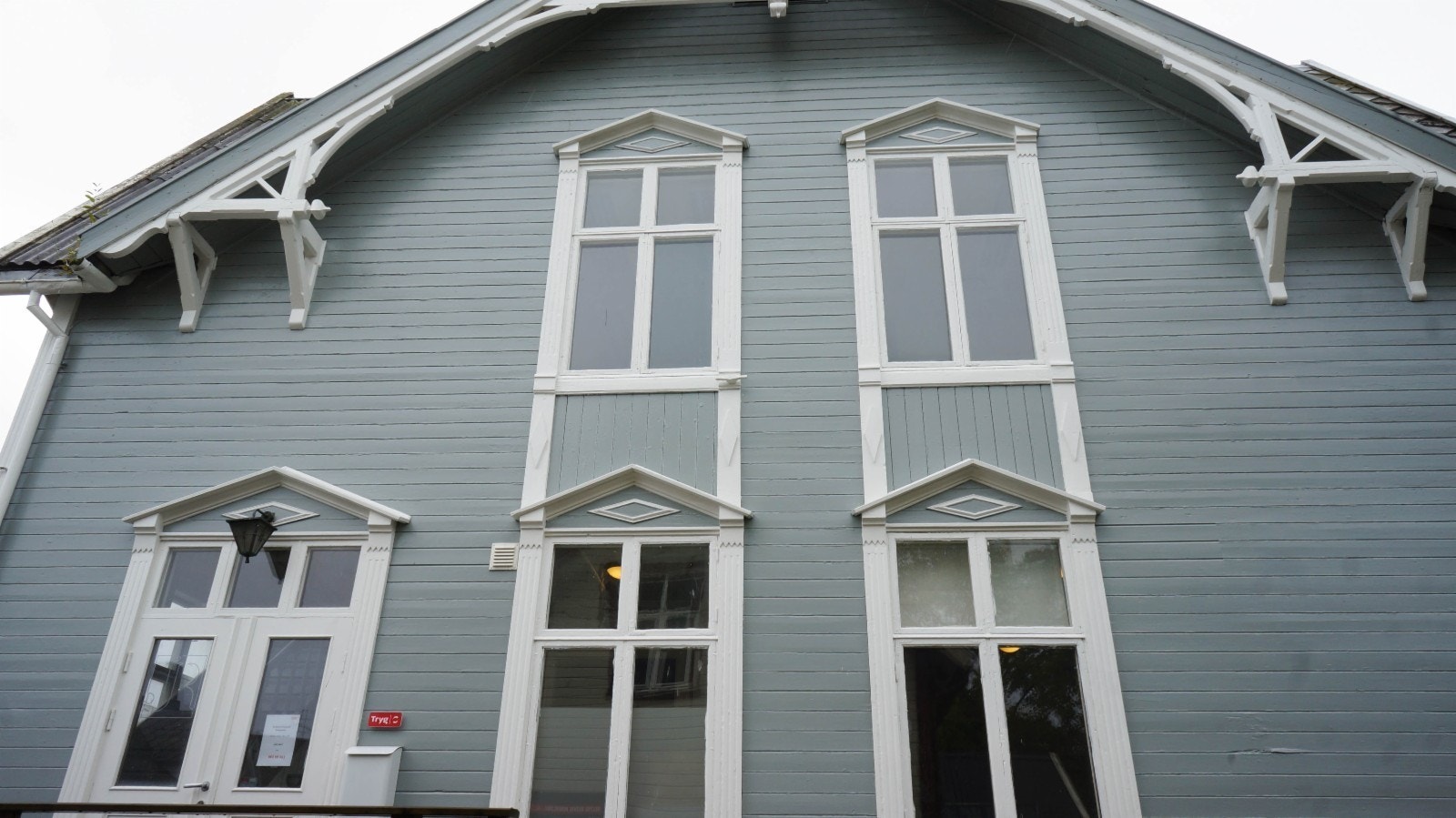 Egen inngang i fasaden mot sentrum Galleribilde