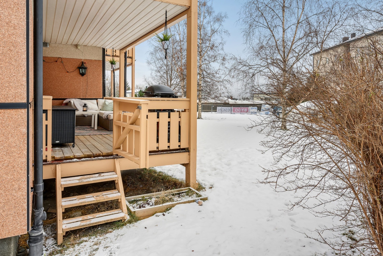 Man har også trappeadkomst ned til borettslagets flotte grøntarealer. Galleribilde