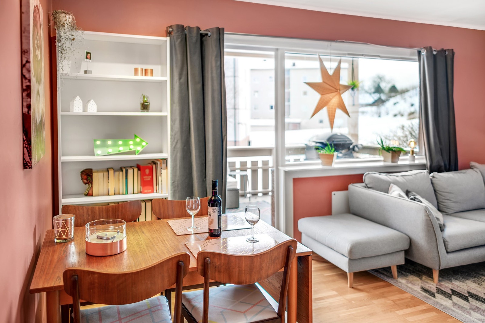 Fra stuen har man enkel adkomst til sin egne private balkong. Galleribilde