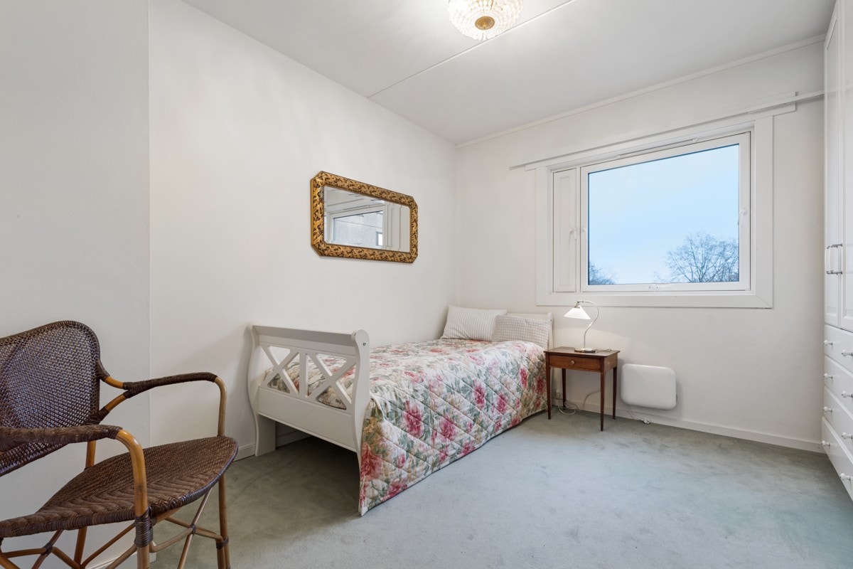 Alle vinduer på soverommene ble byttet i 2015 (soverom 2). Begge eksisterende soverom har god skapplass Galleribilde