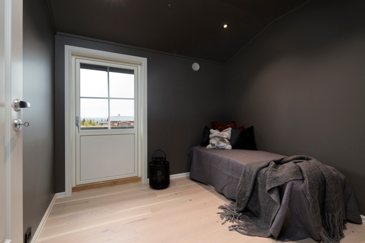 Ett av soverommene har adkomst til terrassen Galleribilde