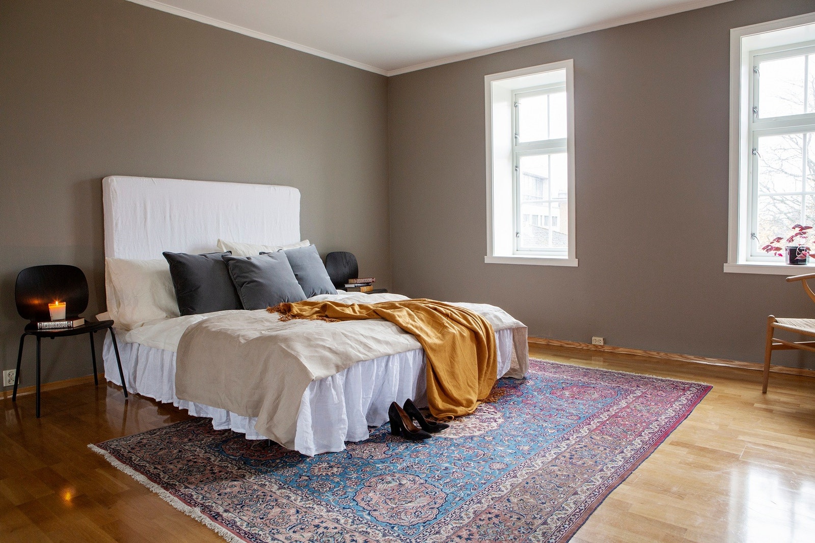 Leilighetens hovedsoverom er på 22 kvm og ligger i umiddelbar nærhet til baderommet. Galleribilde