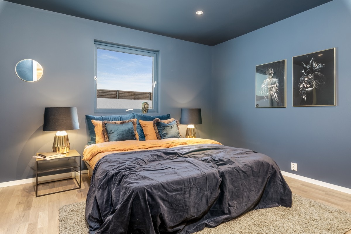 Det er downlights i alle rom utenom teknisk rom/bod. Galleribilde