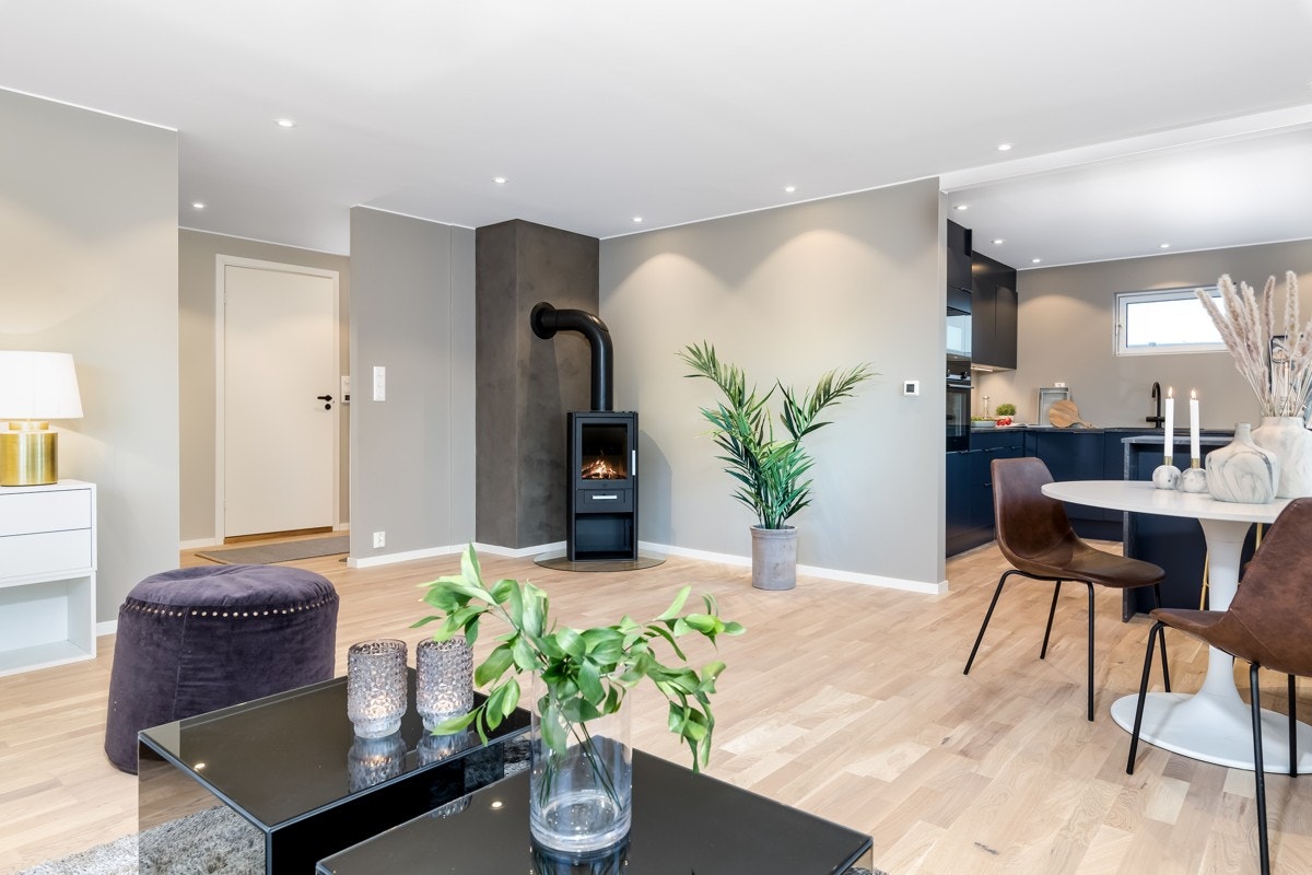 Under renoveringen ble blant annet gulv skiftet, vegger malt og nytt VVS- og elanlegg installert. Galleribilde