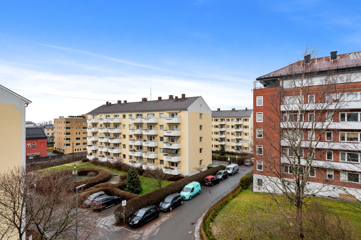 - Balkongen har sol til ca kl 20:30 sommerstid - Galleribilde