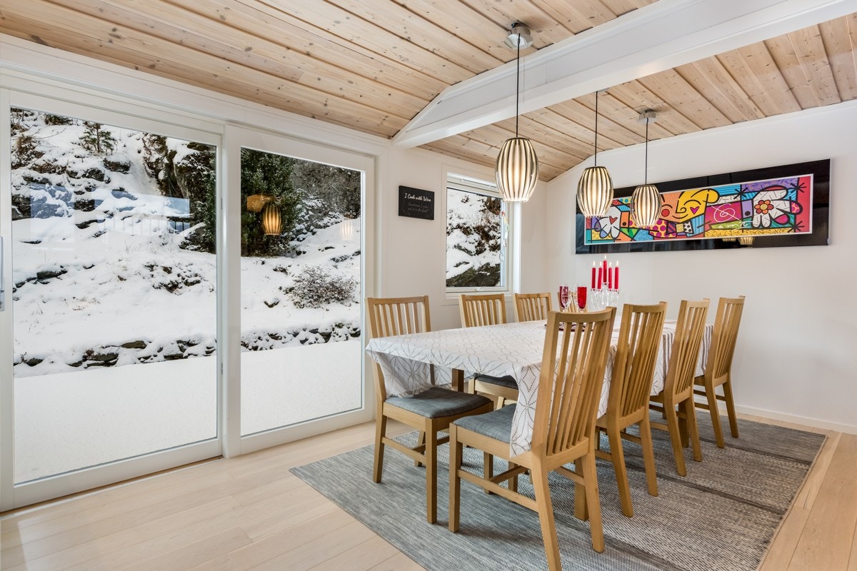 Velkommen til Olaf Nordhagens vei 18A og denne innholdsrike familieboligen på Sverresborg! Galleribilde