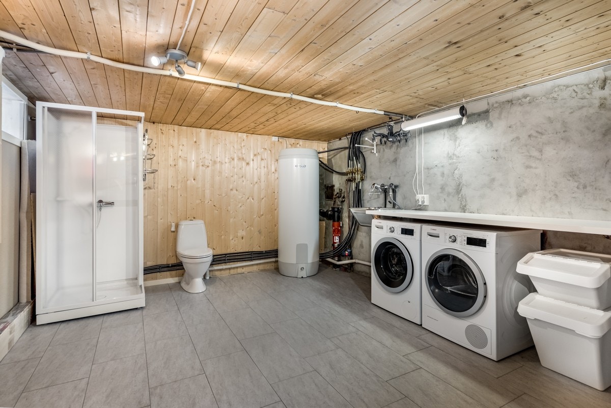 Oppgradert vaskekjeller fra 2013 med gulvvarme, dusj og wc. Galleribilde