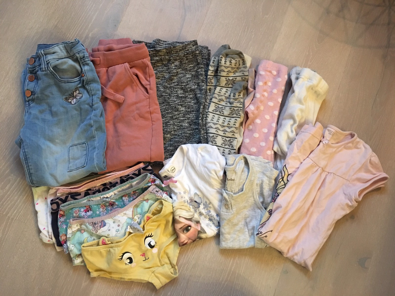 Denim jakke + sommer kjole, jente, ZARA, NY, str. 104 116 Denim jakke + sommer kjole, jente, ZARA, NY, str. 104 116
