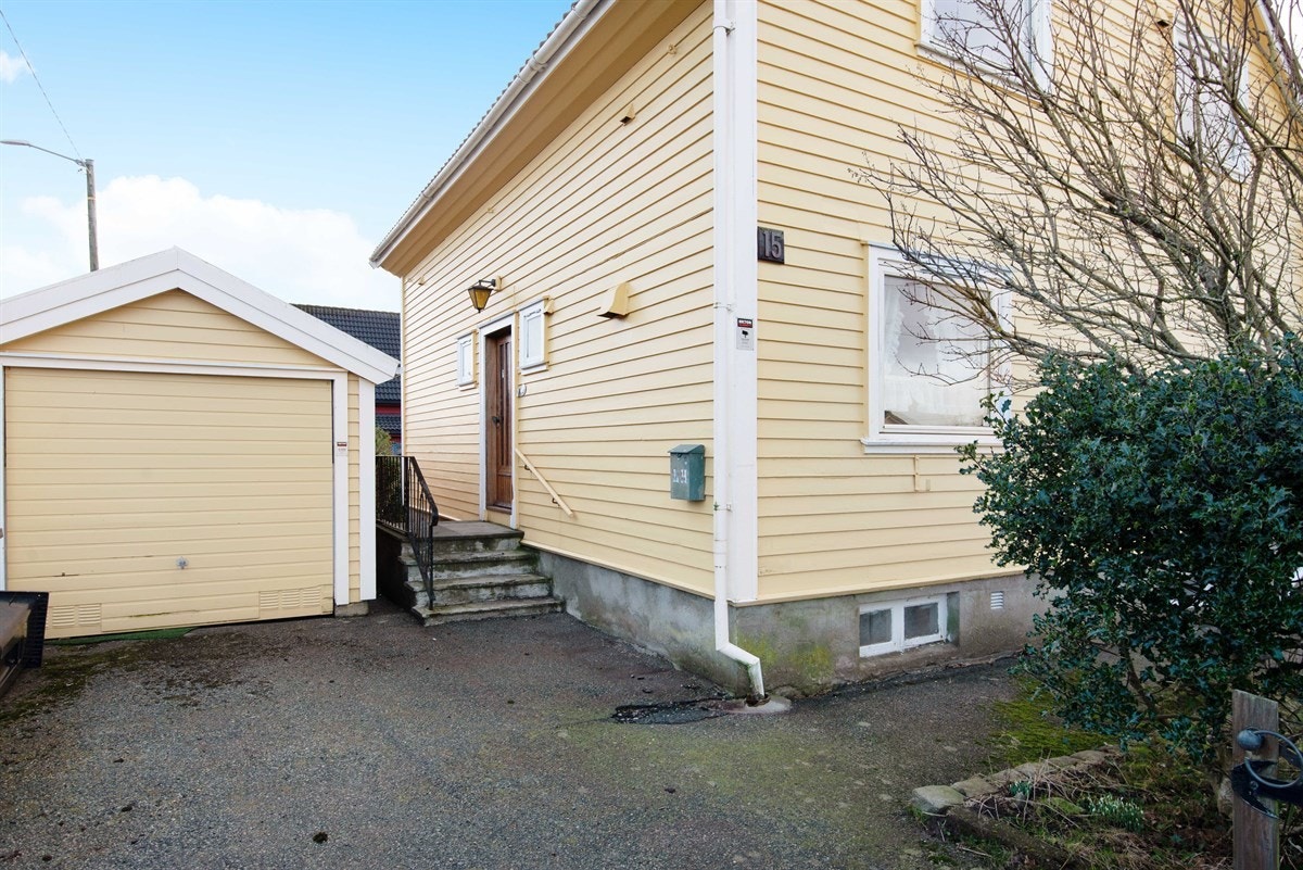 Garasje og inngang Galleribilde