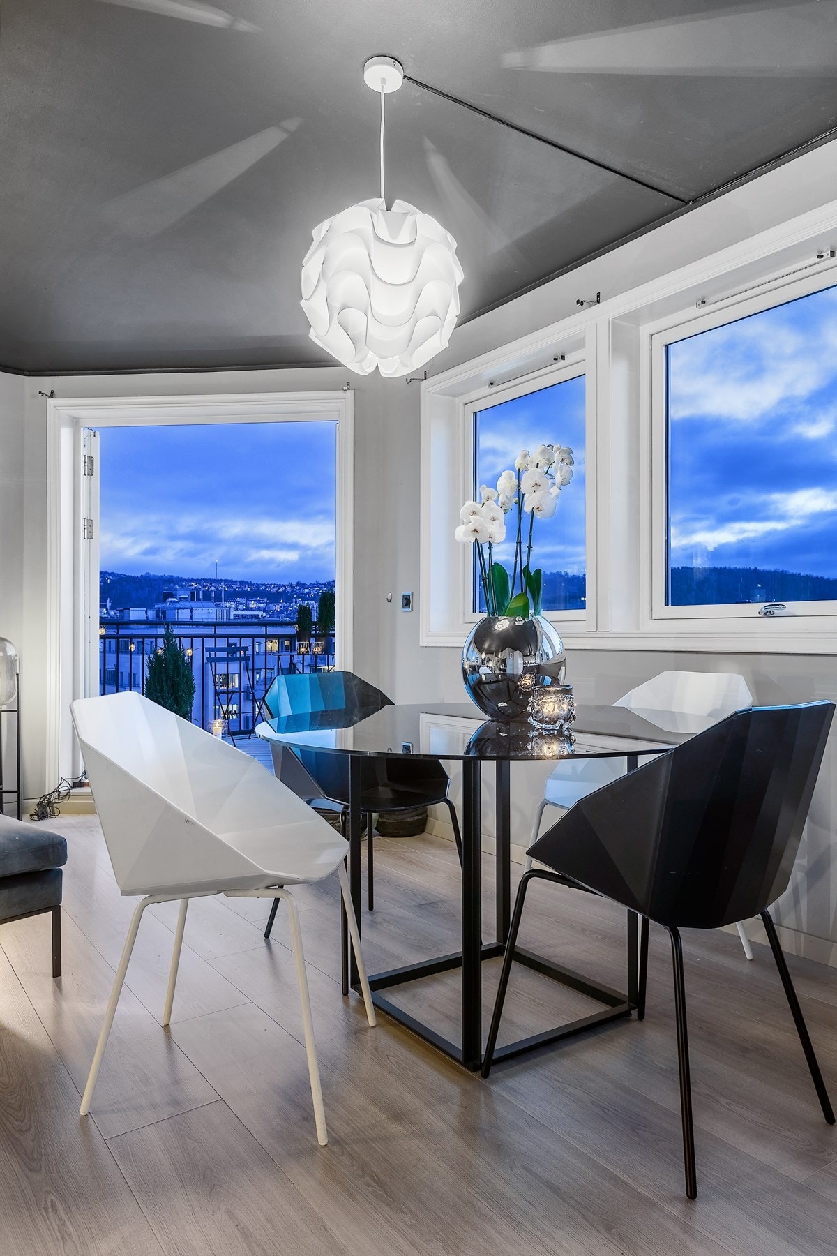 Sosial og herlig beliggende spiseplass Galleribilde