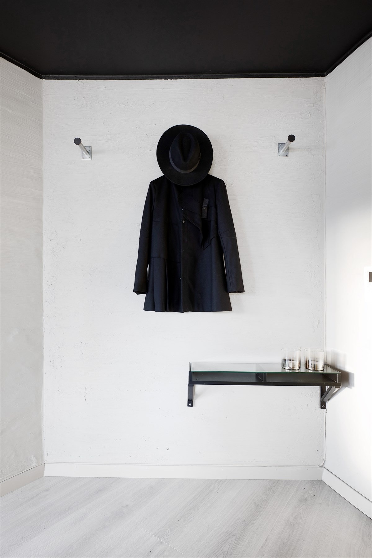 God plass til yttertøy. Her er det fint rom for skyvedørsgarderobe. Galleribilde