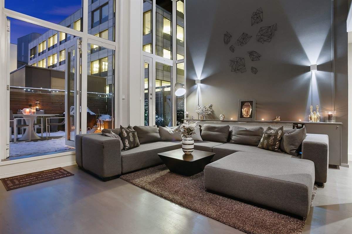 Tidsriktig 3-roms hjørneleilighet m/garasje, heis og stor solrik terrasse. Kort vei til Frognerparken Galleribilde