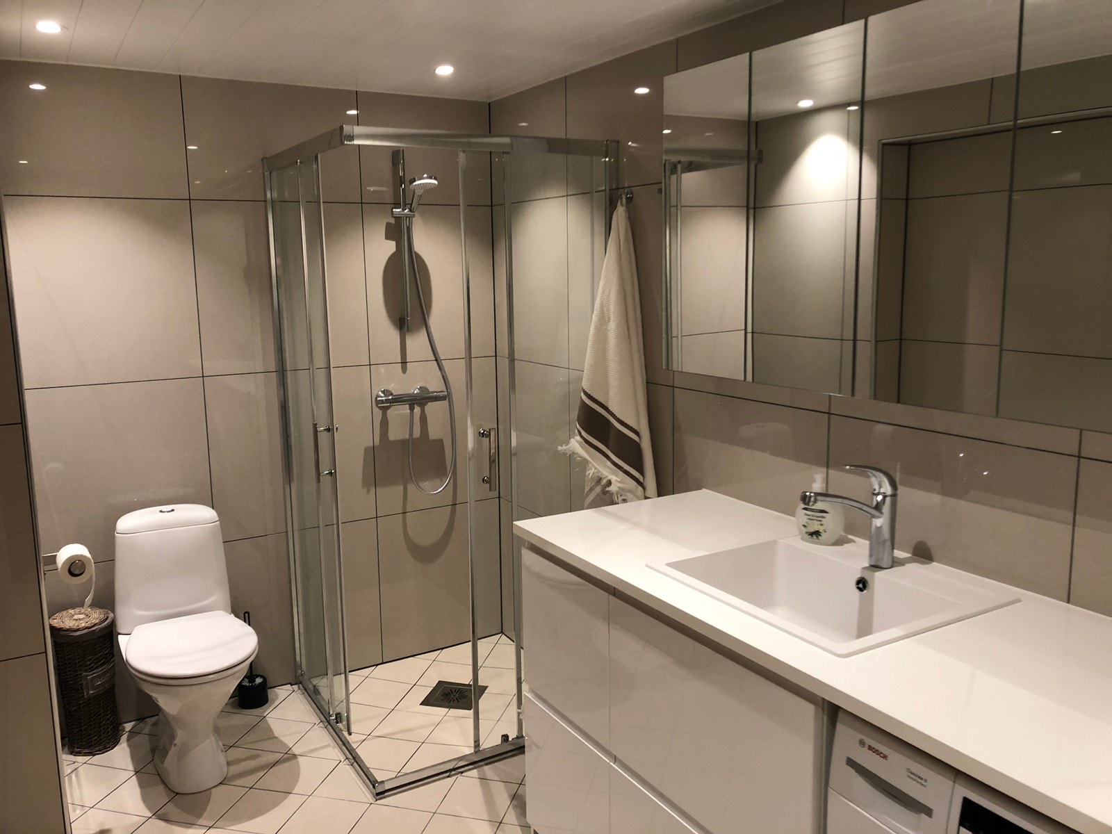 Stort, fint bad Galleribilde