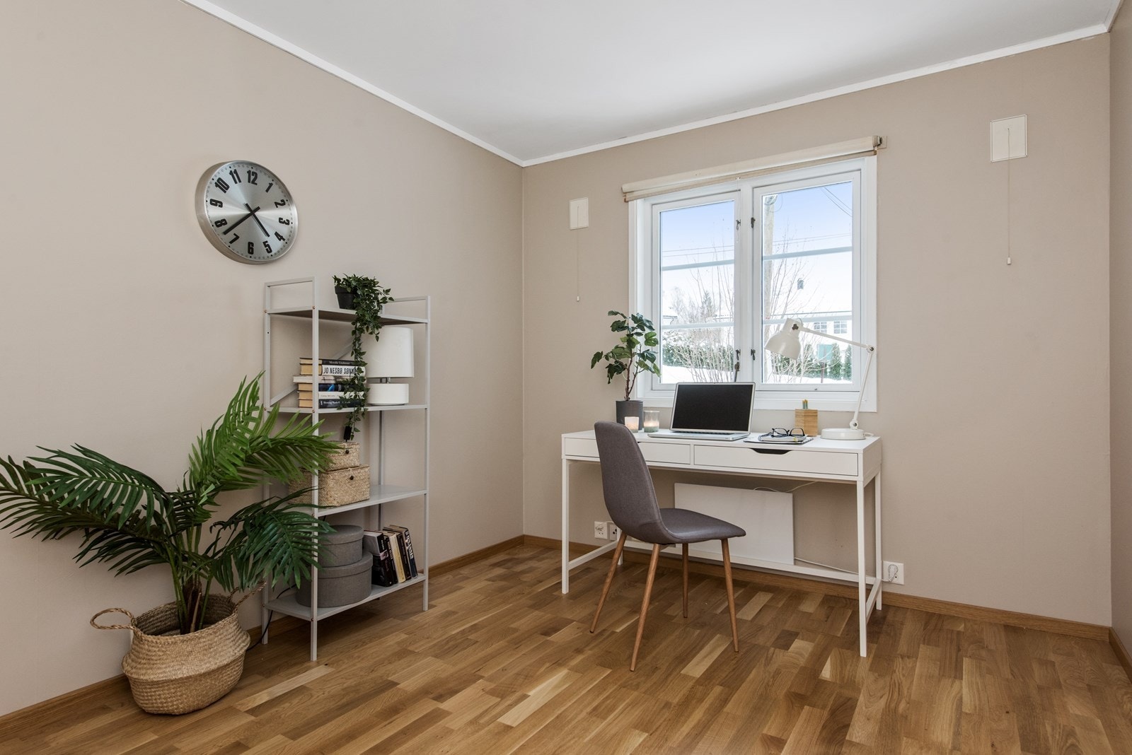 Gjesterom/kontor i 1. etasje. Galleribilde
