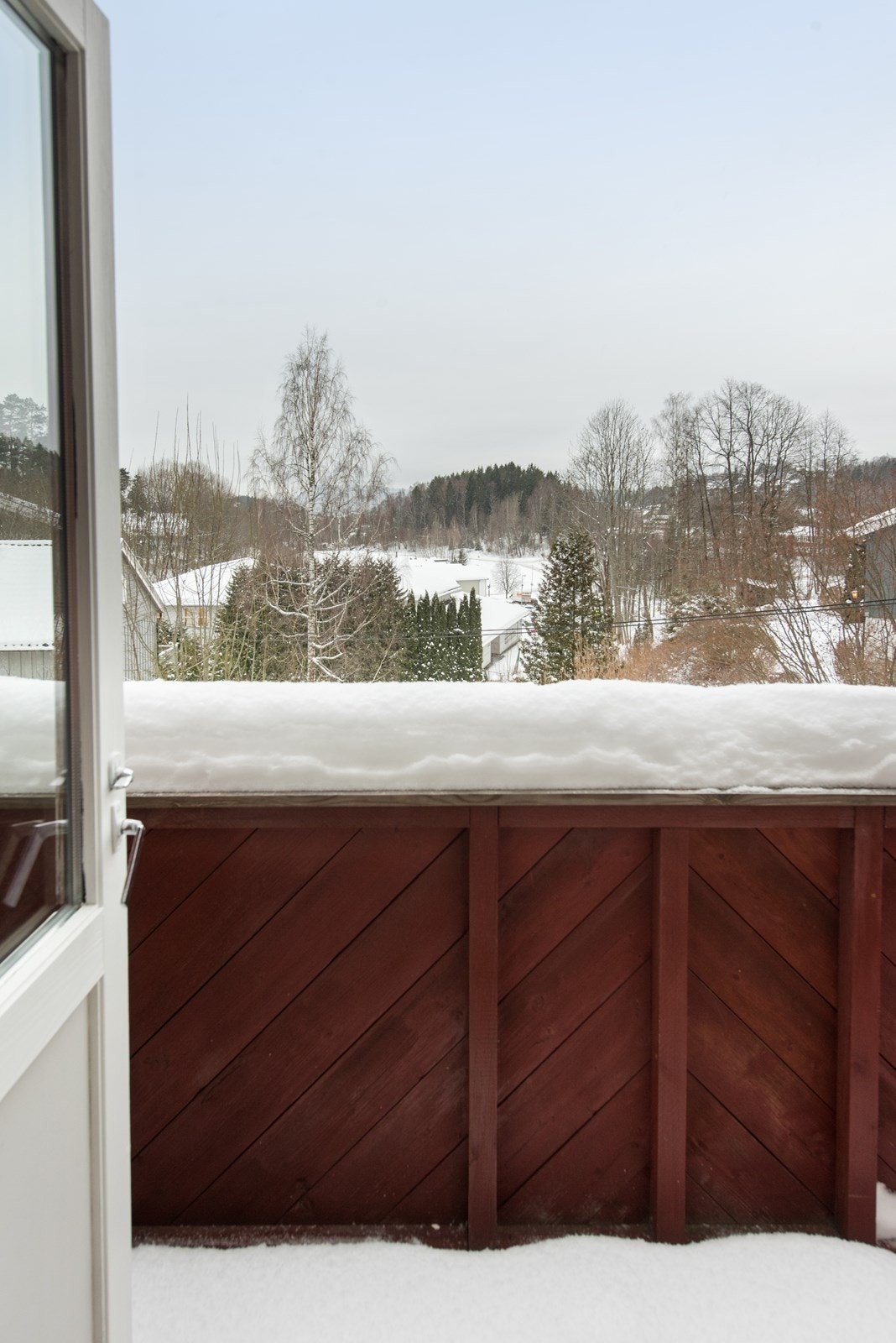 Fra balkongen er det fin utsikt til Kolsåstoppen. Galleribilde