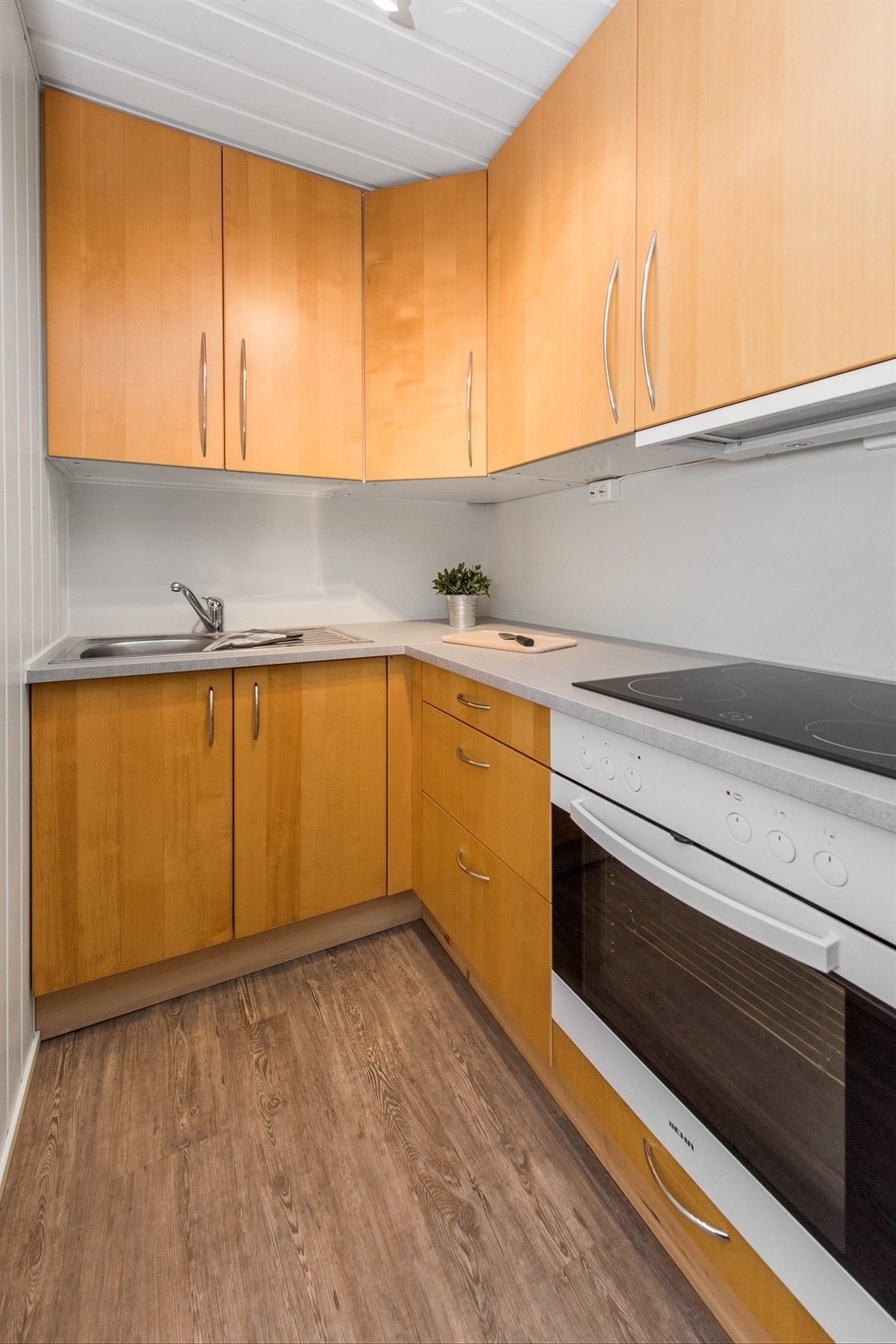 Kjøkken med hvitevarer Galleribilde